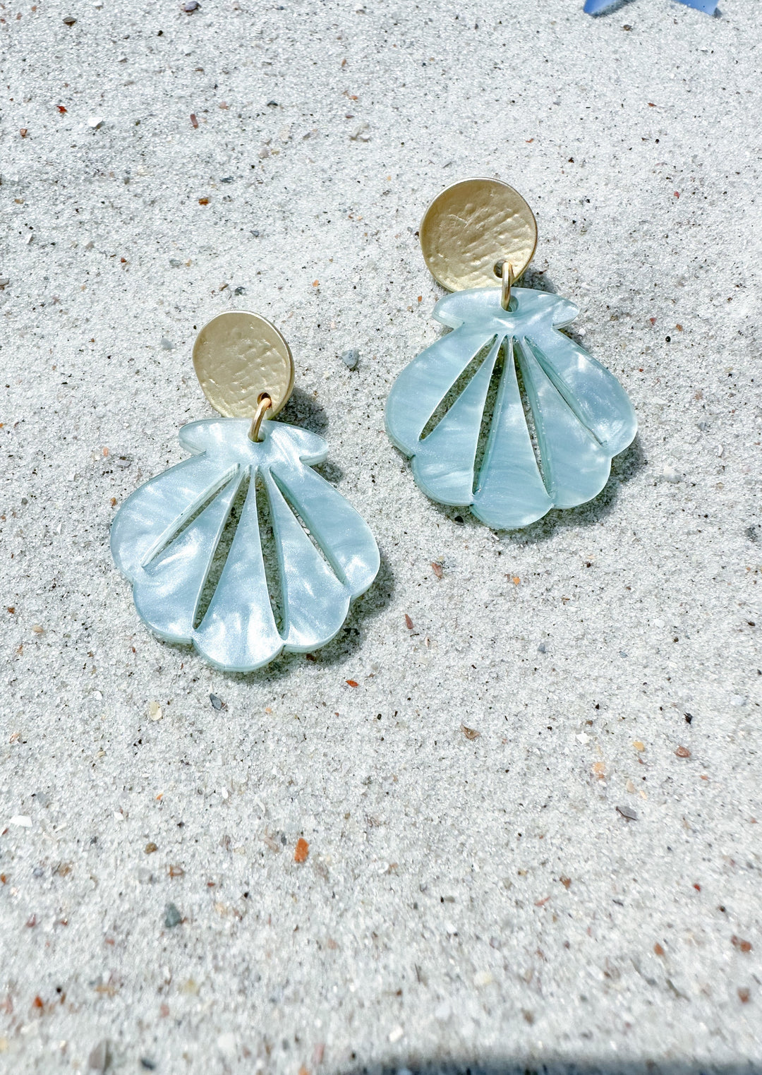 sea shell blue pearl acrylic earrings