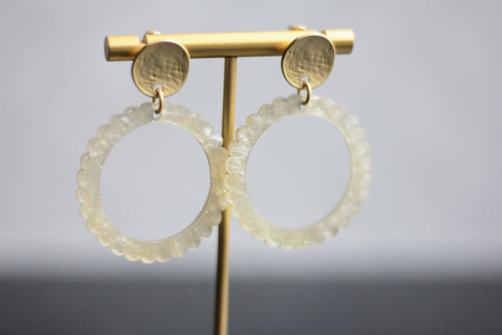 The Reese - Acrylic Scalloped Circle Stud Earrings