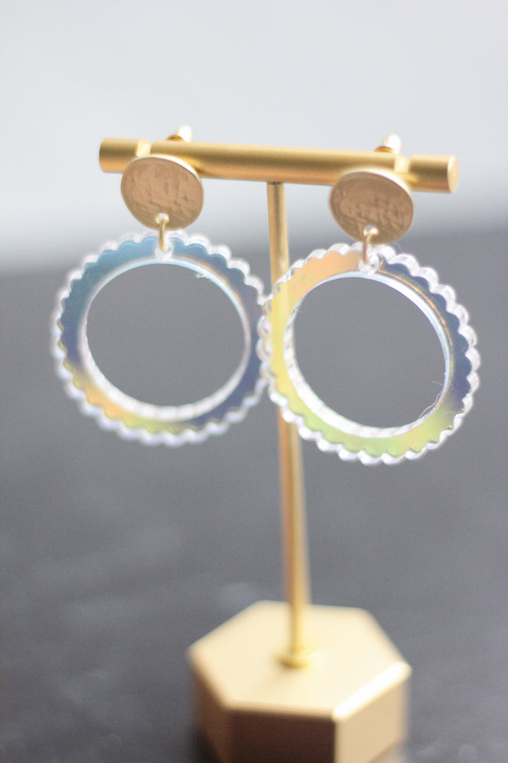 The Reese - Acrylic Scalloped Circle Stud Earrings